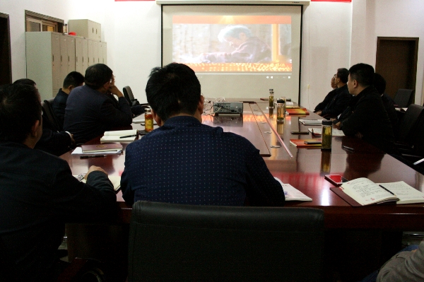 舜龙公司组织党员干部观看《榜样》专题节目